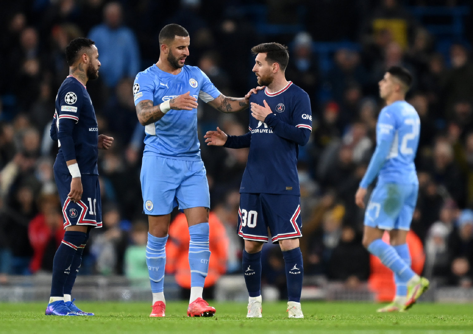 关于里程碑夜AC米兰刷新队史纪录；欧篮联赛后刷纪录；态度坚定；医务组通报恢复的信息